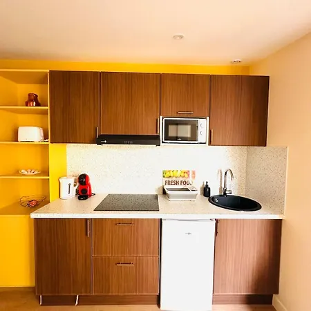 Maison Entiere Avec 3 Independants & Cours Exterieur Διαμέρισμα