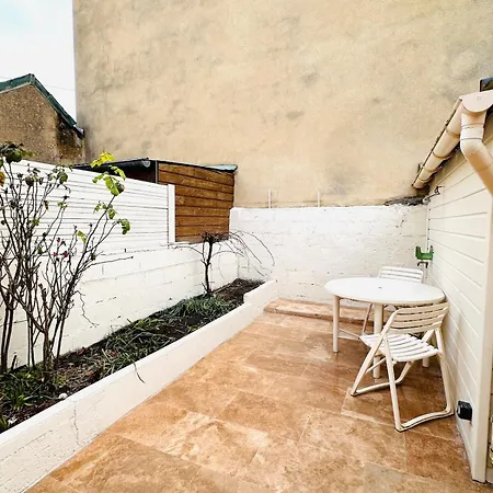 Maison Entiere Avec 3 Independants & Cours Exterieur