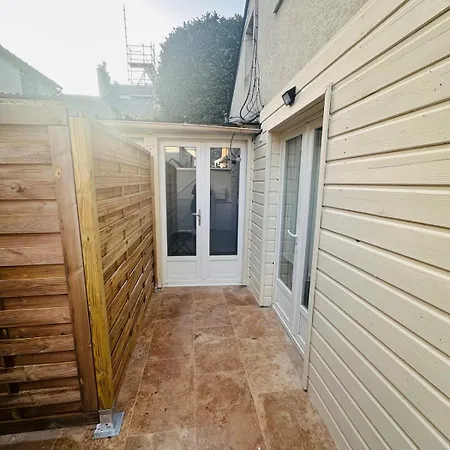 Διαμέρισμα Maison Entiere Avec 3 Independants & Cours Exterieur